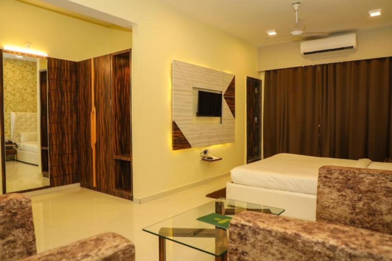โรงแรมโกลเดน 1 Raipur  ภายนอก รูปภาพ