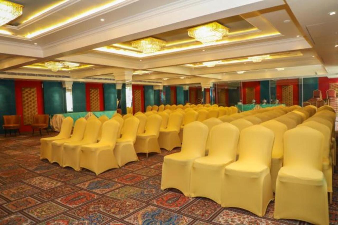 โรงแรมโกลเดน 1 Raipur  ภายนอก รูปภาพ